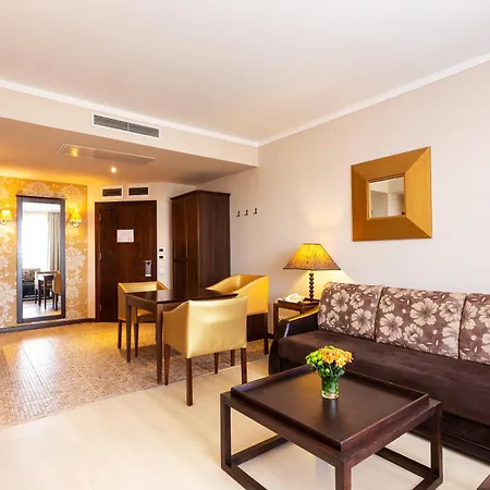 Здравен курорт барсело роял бийч 5*
